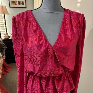 FAB'RIK LADIES SIZE M. HOT PINK PULL OVER TOP GATHERS BLOUSE